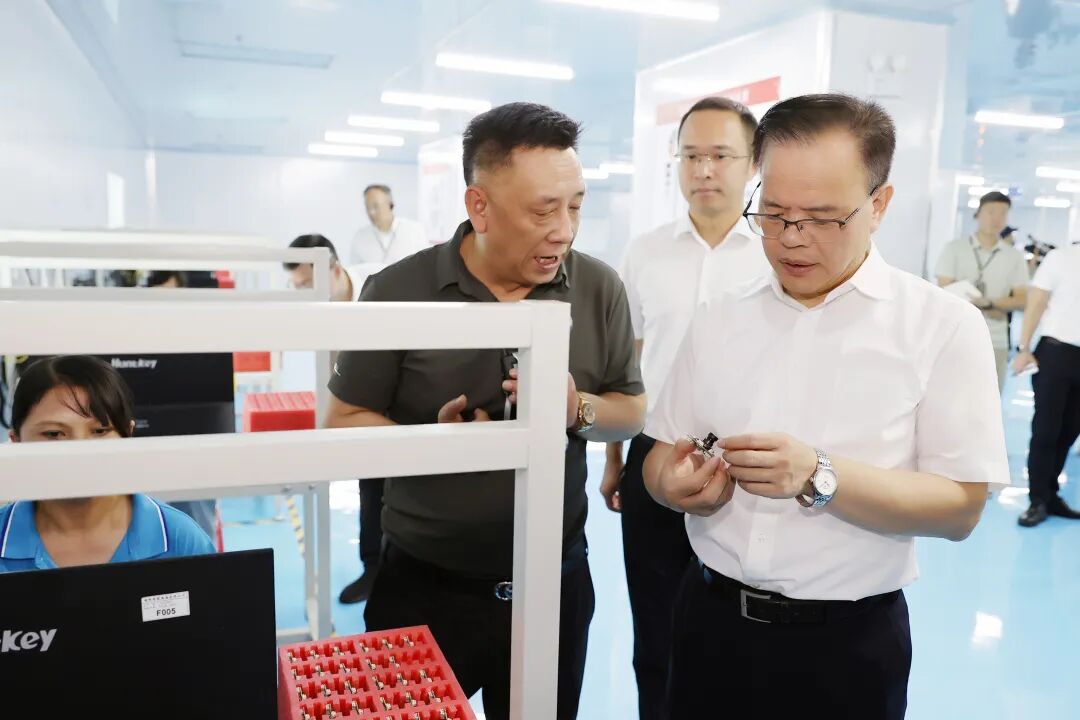 我市召开2025年第三季度工业园区标准化建设现场会暨县域重点产业链“四链”融合推进会